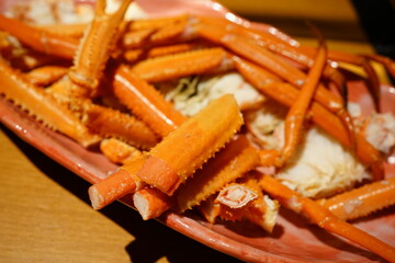 Pile of Zuwai Crab (Zuwai-gani) legs on plate in Japan, Closeup - ズワイガニ 福井 日本