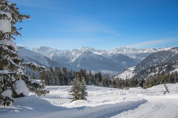Fototapeta na wymiar Beautiful snowy landscape in the Swiss Alps