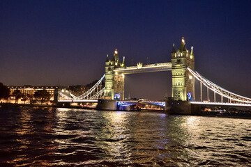Obraz premium tower bridge at night - London, England, United Kingdom