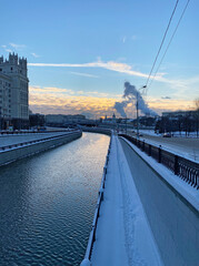 The mouth of the Yauza River. Ustinskaya Embankment, Moscow