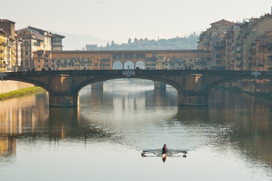 Ponte Santa Trinita and Ponte Vecchio over the River Arno, Florence, UNESCO World Heritage Site, Tuscany, Italy, Europe