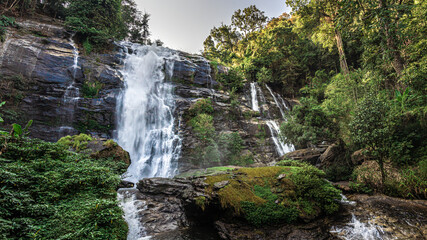 Fototapeta premium Cliff Creek Waterfall
