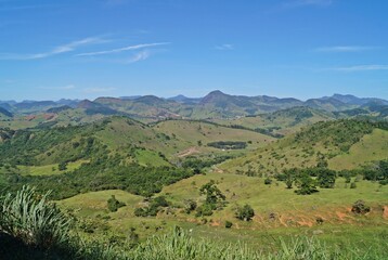 Paisagem montanhosa na trilha entre Parada General e Ernestina no Caminho da Luz perto da vila de Caiana / Minas Gerais / Brazil