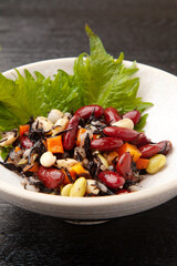 豆とひじきのサラダ