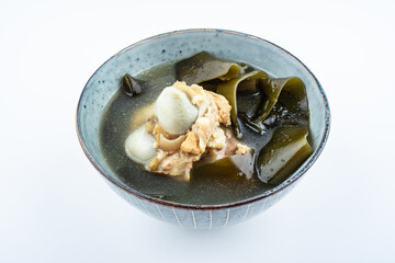 A bowl of nutritious and delicious kelp and pork bone soup