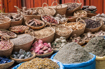 Herbal tea, herbs and spices / Market stall with sacks full of herbal tea, herbs and spices.