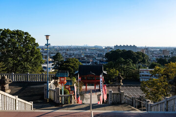 Fototapeta premium 愛知県犬山市 犬山成田山 境内と町並み (成田山名古屋別院大聖寺)
