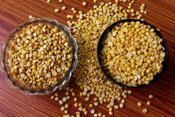 Yellow split peas in bowl