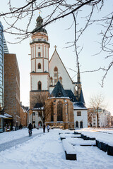 Thomaskirche Leipzig im Winter mit Schnee