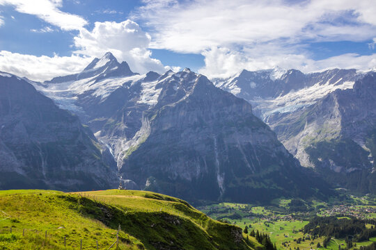 The Grindewald Valley in Switzerland on a sunny day © tmag