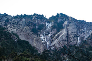 御在所岳登山 裏登山道から見る藤内壁