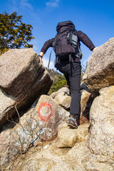 御在所岳登山　中登山道の登山風景