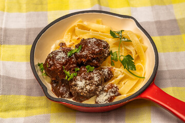 ミートボール　tomato sauce meatballs