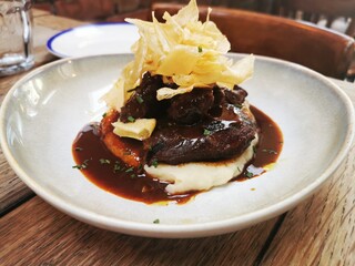 lamb chops with salad