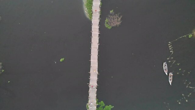 puente peatonal en mandalay_myanmar_birmania