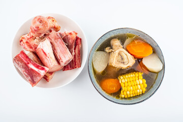 Fototapeta na wymiar A bowl of nutritious and delicious radish yak bone soup