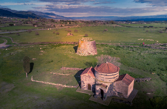 Chiesa e Nuraghe Santa Sabina 