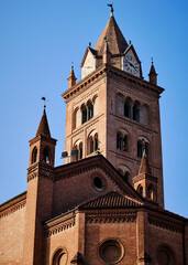 Foto scattata nel centro storico di Alba (CN).