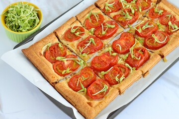 Tomato tart with mung bean sprouts