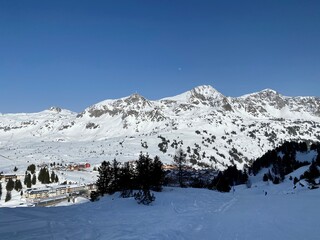 Fototapeta na wymiar ski resort in the mountains