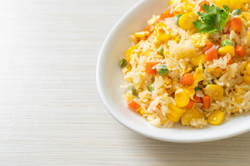 fried rice with mixed vegetable (carrot, green bean peas, corn) and egg