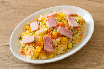 fried rice with ham and mixed vegetable (carrot, green bean peas, carrot)