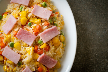 fried rice with ham and mixed vegetable (carrot, green bean peas, carrot)