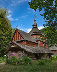 Fototapeta na wymiar old wooden church in the village