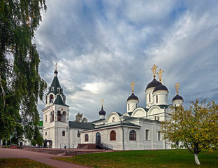 Fototapeta na wymiar Protection of the Virgin church and Transfiguration cathedral. Transfiguration monastery, city of Murom, Russia
