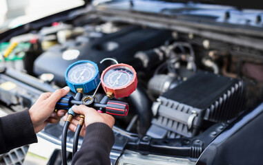 Car air conditioner check service, leak detection, fill refrigerant.Device and meter liquid cooling in the car by specialist technicians.