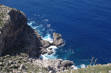 sea and rocks