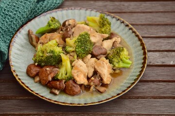 Chicken broccoli mushroom soy sauce