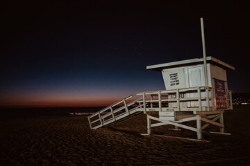 Fototapeta na wymiar lifeguard tower at night, Los Angeles California