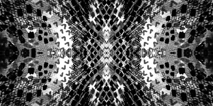 Fashion Snake. Black Mixed Tiles. Smoke Snake