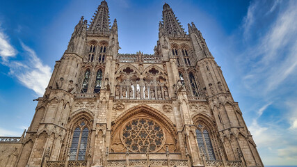 Fototapeta na wymiar Torres y rosetón catedral de Burgos, de estilo gótico