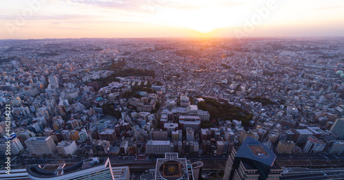 横浜夜景 桜木町から望む マジックアワー Wall Mural Oka 横浜夜景 桜木町から望む マジックアワー Wall Mural Oka