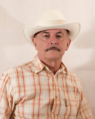 Cowboy in white hat