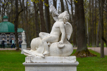 architecture and statues in Peterhof