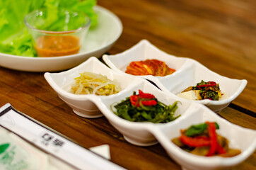 Acompanhantes para comidas tradicionais coreanos