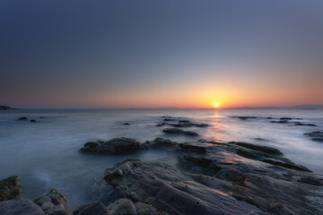 Fototapeta premium 燈明堂海岸の朝日