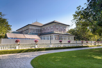 Obraz premium Palacio Bang Pa-in (Palacio de verano ) Ayutthaya, TAILANDIa. Aisawan Dhiphya-Asana, Bang Pa-In Royal Palace del rey Rama V (UNESCO World Heritage List, 1991), siglo XVII. 