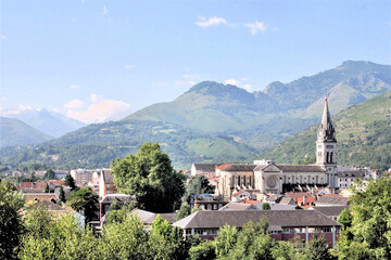 Fototapeta na wymiar A view of the Catholic Church in Lourdes