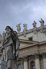 Fototapeta na wymiar Le Vatican et ses statues. 