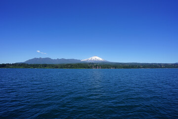 Lago y volcán Villarrica. 