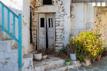 Fototapeta na wymiar Architecture of Castro (Kastro), the oldest part of the Chora town on Folegandros island. Cyclades, Greece