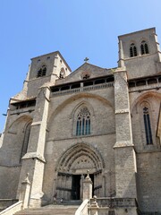 Fototapeta na wymiar Façade de l’abbatiale Saint-Robert de La Chaise-Dieu 