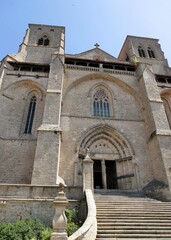 Façade de l’abbatiale Saint-Robert de La Chaise-Dieu 