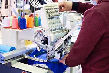 Worker embroidery industrial machine