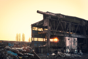 Rozbiórka starej hali huty © LOGORYTM