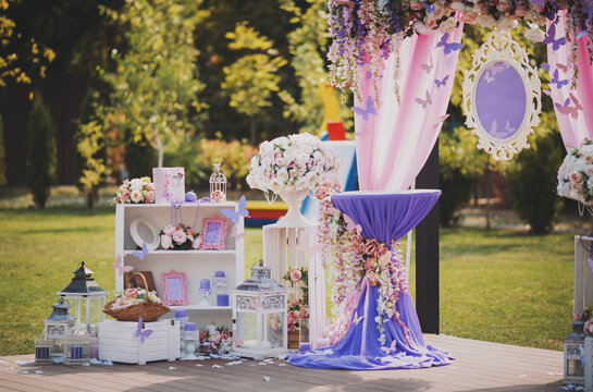arch with Flowers, wedding decoration